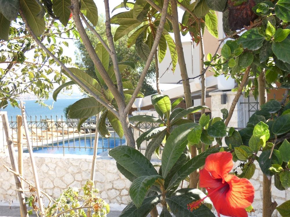 Lazaratos Hotel Kouvalata Dış mekan fotoğraf