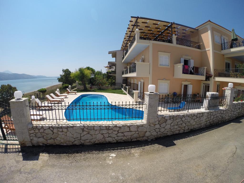 Lazaratos Hotel Kouvalata Dış mekan fotoğraf