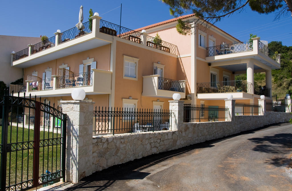 Lazaratos Hotel Kouvalata Dış mekan fotoğraf