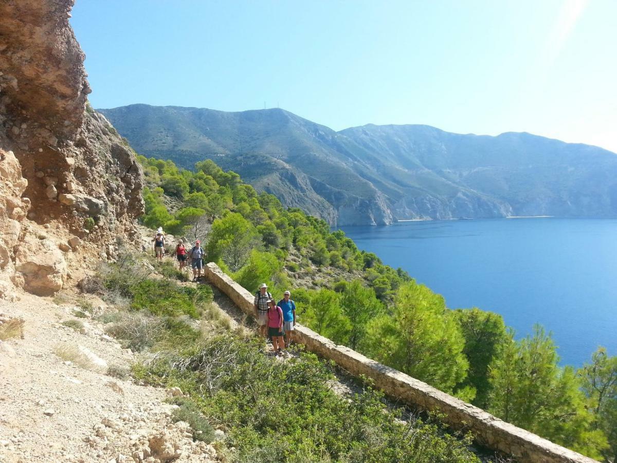 Lazaratos Hotel Kouvalata Dış mekan fotoğraf